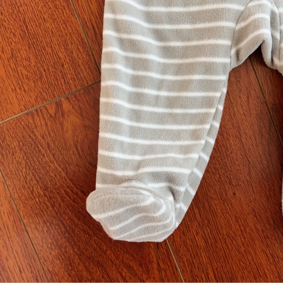 Carter’s Baby Fleece Footed Sleeper – Grey Stripe Cloud Design (6M) - Picture 4 of 11